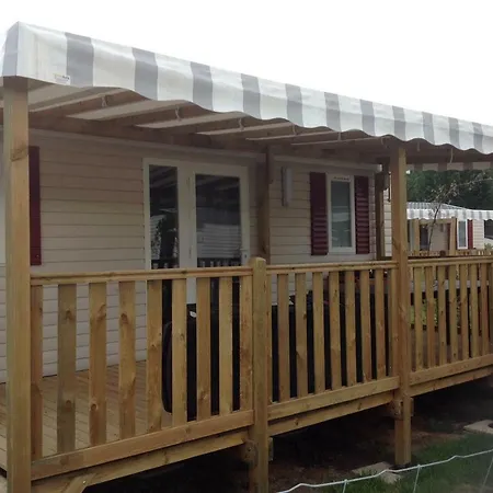 Kemping Mobilhome Dans Les Landes Saint-Julien-en-Born