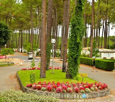 Mobilhome Dans Les Landes * Saint-Julien-en-Born